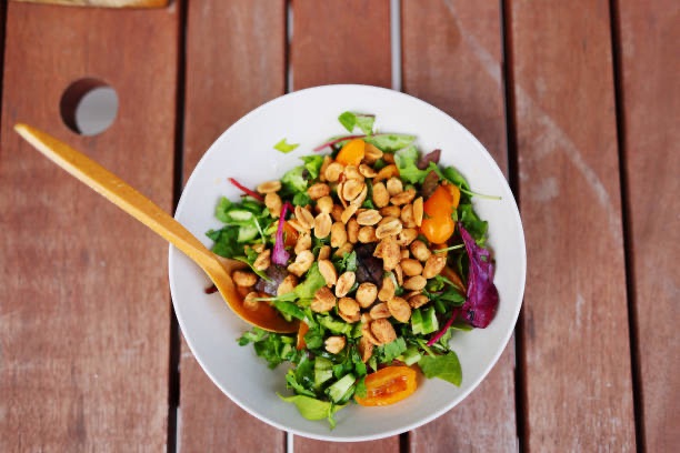 8 Foods to Avoid for People with Thyroid&nbsp;Issues